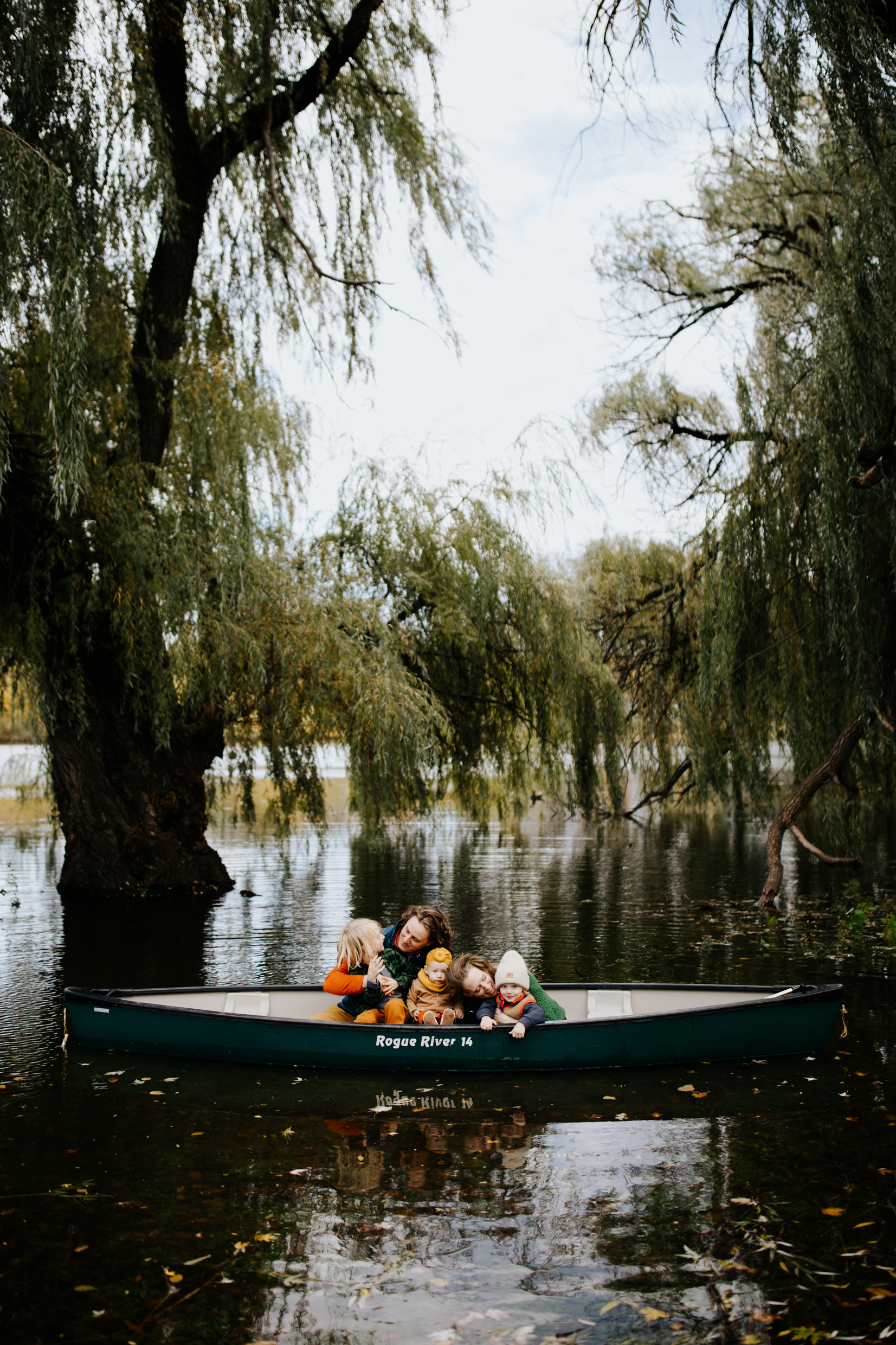 lifestyle family canoe-4